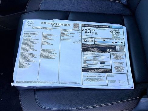 New 2025 Nissan Pathfinder SL image 14