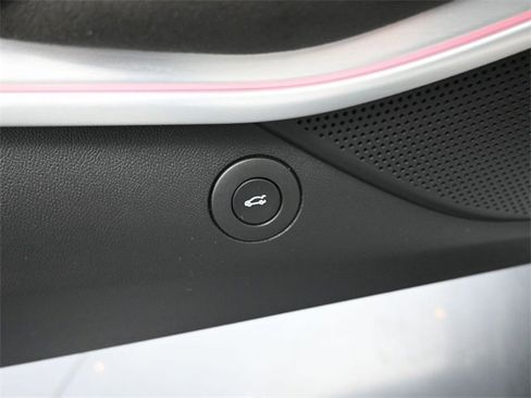 Used 2020 Chevrolet Camaro ZL1 image 19