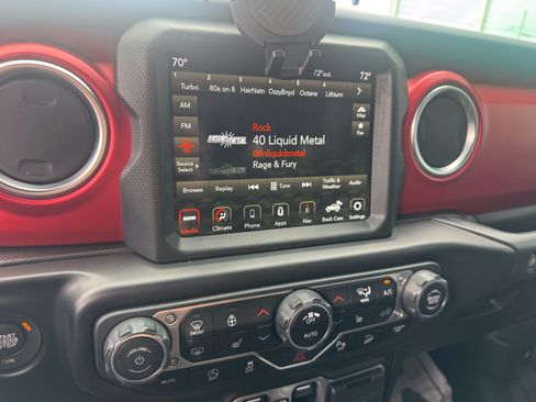 Used 2021 Jeep Wrangler Unlimited Rubicon AWD/4WD image 15