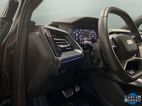 Used 2024 Audi Q4 e-tron Premium Plus w/ Premium Plus image 16