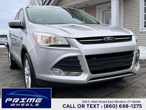 Used 2015 Ford Escape SE image 1