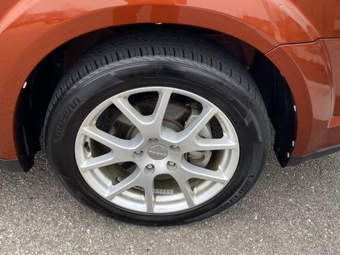 Used 2014 Dodge Journey SXT w/ Flexible Seating Group image 30