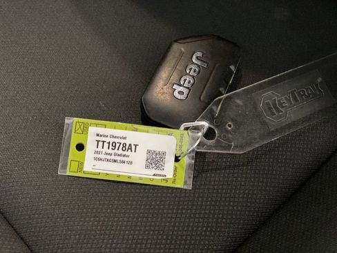 Used 2021 Jeep Gladiator Sport AWD/4WD image 19
