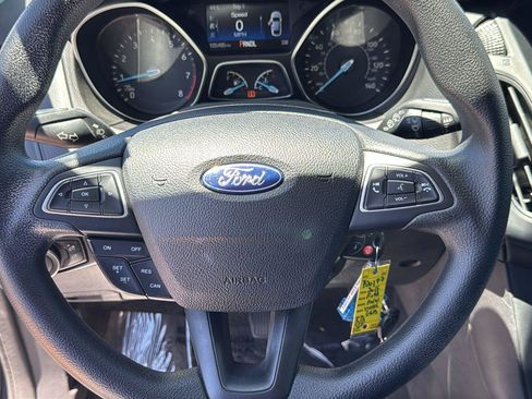 Used 2015 Ford Focus SE FWD image 12