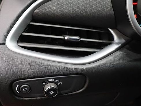 Used 2022 Chevrolet Malibu RS image 17