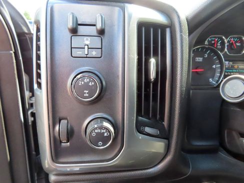 Used 2015 Chevrolet Silverado 2500 LT AWD/4WD image 32
