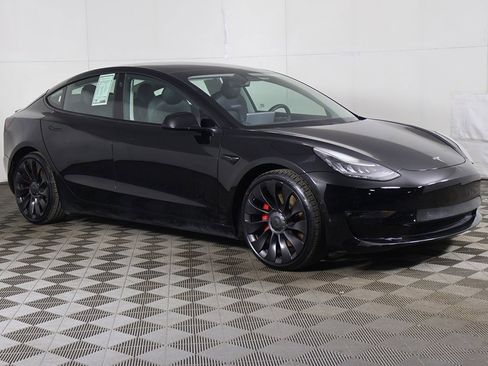 Used 2021 Tesla Model 3 Performance image 2
