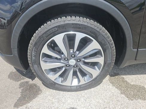 Used 2022 Buick Encore Preferred w/ Safety Package FWD image 9
