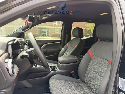 Used 2023 Chevrolet Colorado Z71 w/ Z71 Convenience Package 2 AWD/4WD image 5