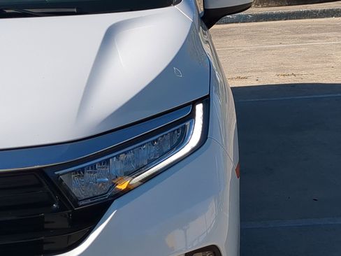 Certified 2024 Honda Odyssey EX-L image 10