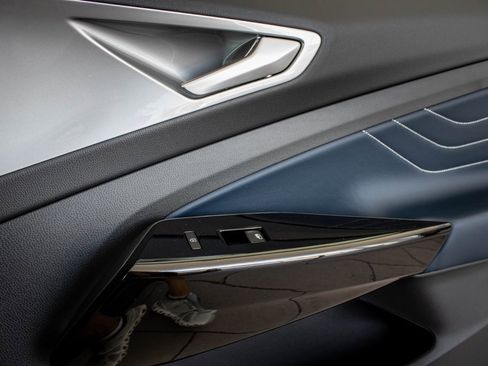 New 2025 Volkswagen ID.4 Pro S Plus image 44