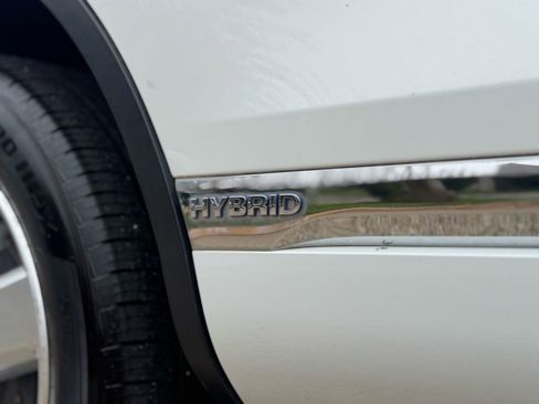 Used 2013 Volkswagen Touareg Hybrid image 37