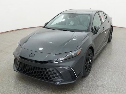 New 2026 Toyota Camry SE FWD image 3