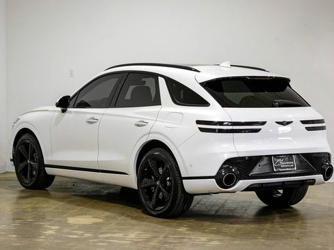 Used 2022 Genesis GV70 3.5T Sport w/ Sport Prestige Package image 10