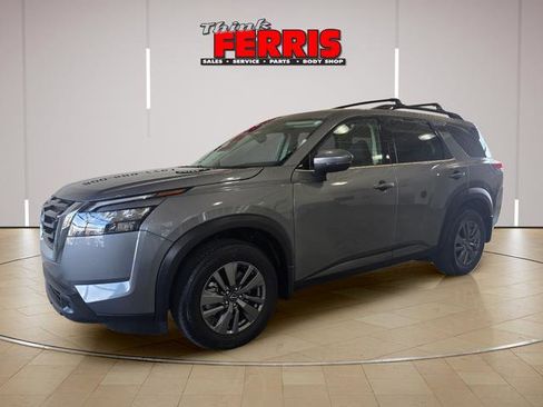 Used 2025 Nissan Pathfinder SV image 1