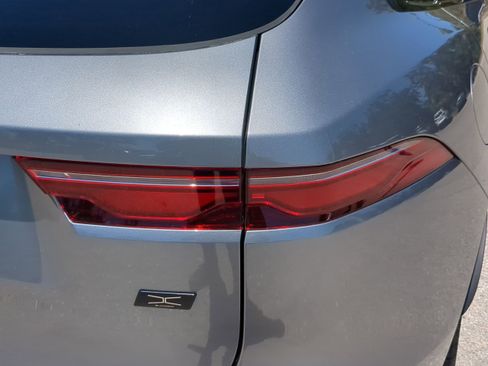 New 2026 Jaguar F-PACE R-Dynamic S image 7