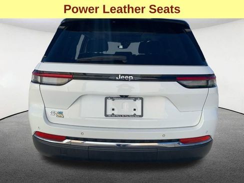 Used 2022 Jeep Grand Cherokee Limited 4xe image 12