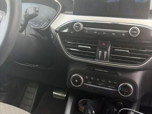 Used 2020 Ford Escape SE FWD image 17