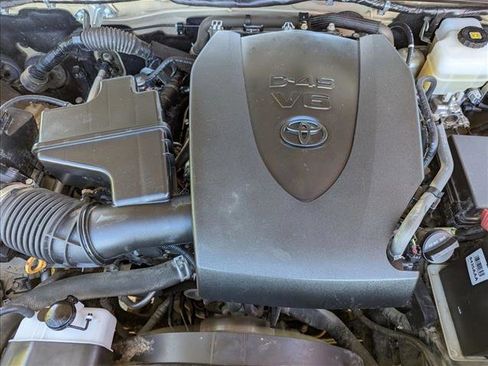 Used 2019 Toyota Tacoma TRD Off-Road AWD/4WD image 20