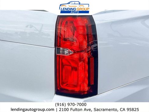 Used 2019 Chevrolet Suburban LT image 8