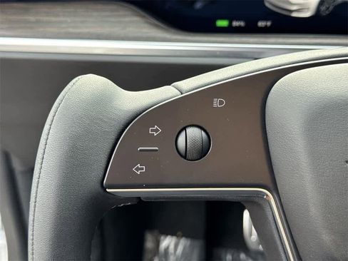 Used 2022 Tesla Model S image 13