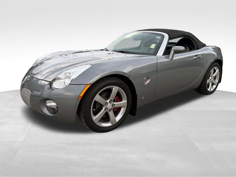 Used 2006 Pontiac Solstice Convertible w/ Premium Package RWD image 5