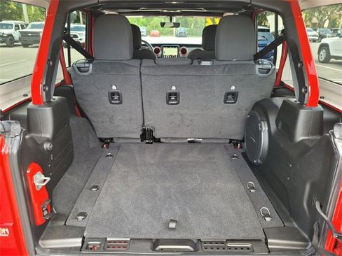 Used 2022 Jeep Wrangler Unlimited Sahara image 19