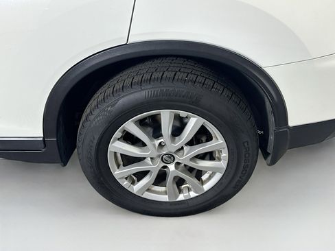 Used 2020 Nissan Rogue SV image 11