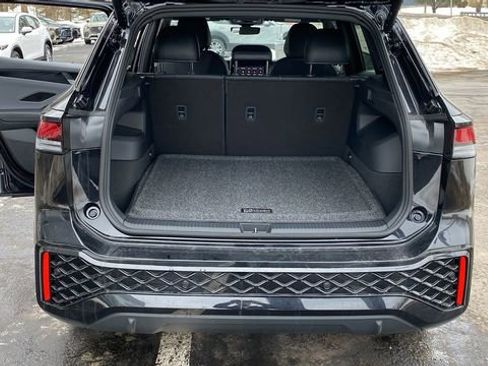 New 2026 Volkswagen Tiguan SE R-Line AWD/4WD image 27