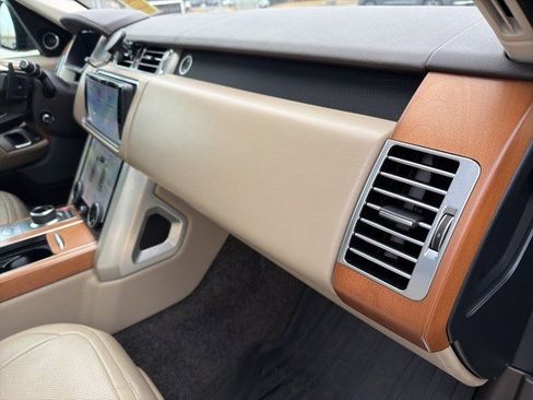 Used 2019 Land Rover Range Rover HSE image 28