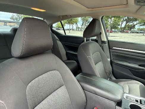 Used 2023 Nissan Altima 2.5 SV w/ SV Premium Package FWD image 40