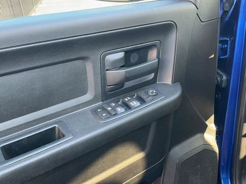 Used 2017 RAM 1500 Express AWD/4WD image 13