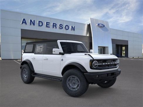 New 2025 Ford Bronco Outer Banks w/ Sasquatch Package image 7