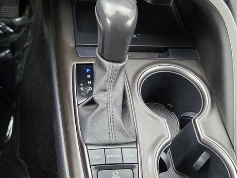 Used 2023 Toyota Camry XSE FWD image 13