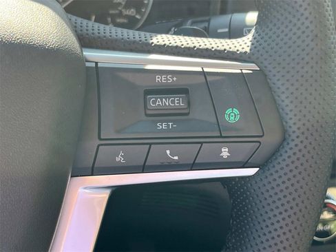 New 2025 Mitsubishi Outlander SE image 27