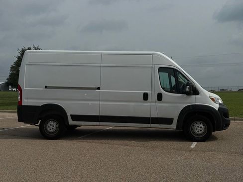 Used 2023 RAM ProMaster 2500 FWD image 4