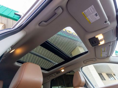 Used 2024 Nissan Pathfinder Platinum w/ Cargo Package image 31