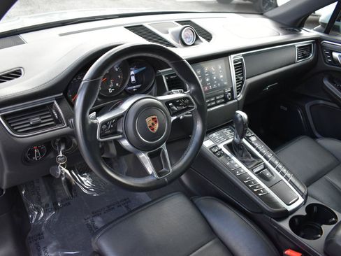 Used 2017 Porsche Macan GTS AWD/4WD image 10