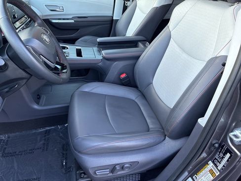 Used 2021 Toyota Sienna XSE image 15