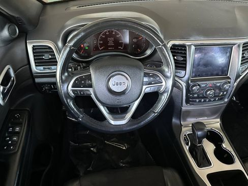 Used 2018 Jeep Grand Cherokee Altitude RWD image 15