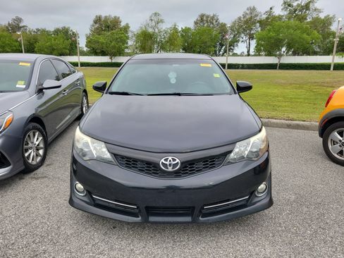 Used 2013 Toyota Camry SE FWD image 2