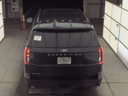 Used 2025 Ford Expedition Active image 12