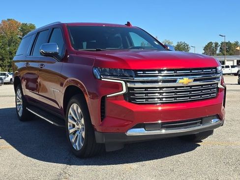 Used 2023 Chevrolet Suburban Premier w/ Advanced Technology Package image 7