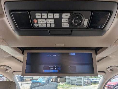 Used 2017 Honda Odyssey Touring Elite image 25