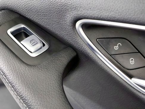 Used 2015 Mercedes-Benz C 300 4MATIC Sedan image 35