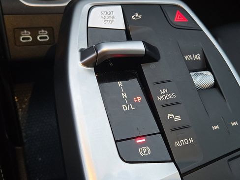 Certified 2025 BMW X1 xDrive28i w/ Technology Package image 16