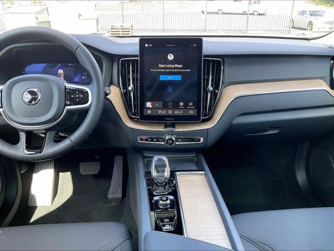 New 2026 Volvo XC60 T8 Plus w/ Climate Package PRO AWD/4WD image 9
