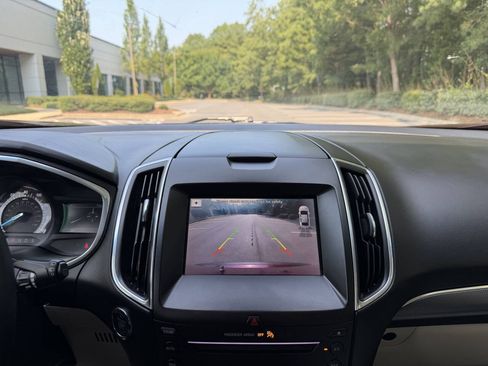 Used 2019 Ford Edge Titanium w/ Cold Weather Package FWD image 22