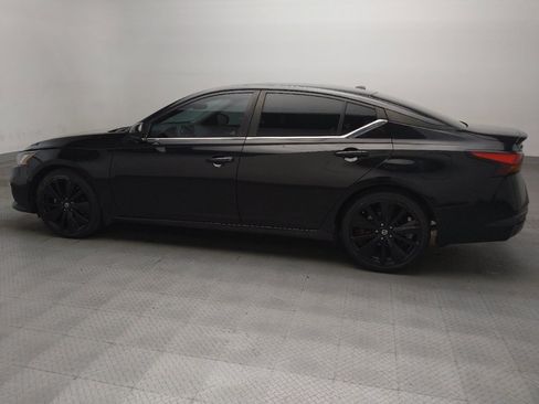 Used 2022 Nissan Altima 2.5 SR w/ Midnight Edition Package FWD image 3