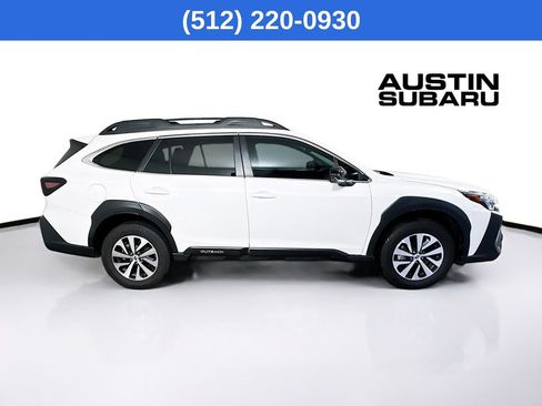 Used 2025 Subaru Outback Premium AWD/4WD image 9